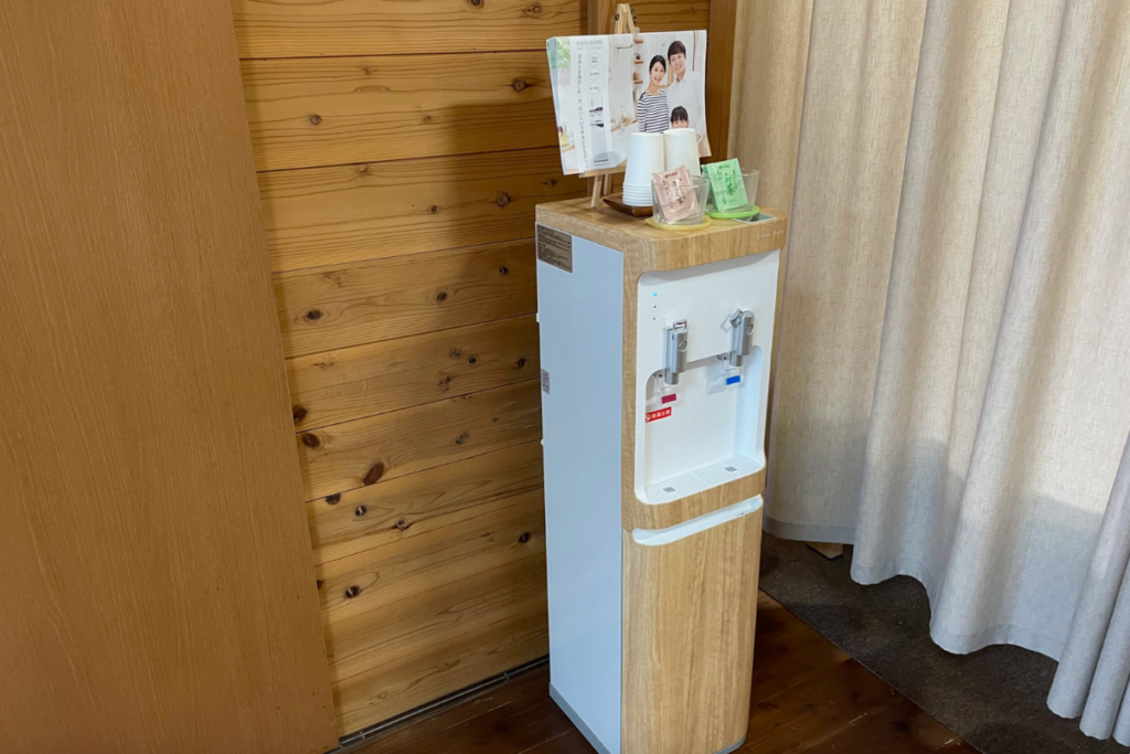 スリムなスマートプラスウォーターサーバープラス(ライトウッド)の活用事例|丹波篠山市の鍼灸整骨院