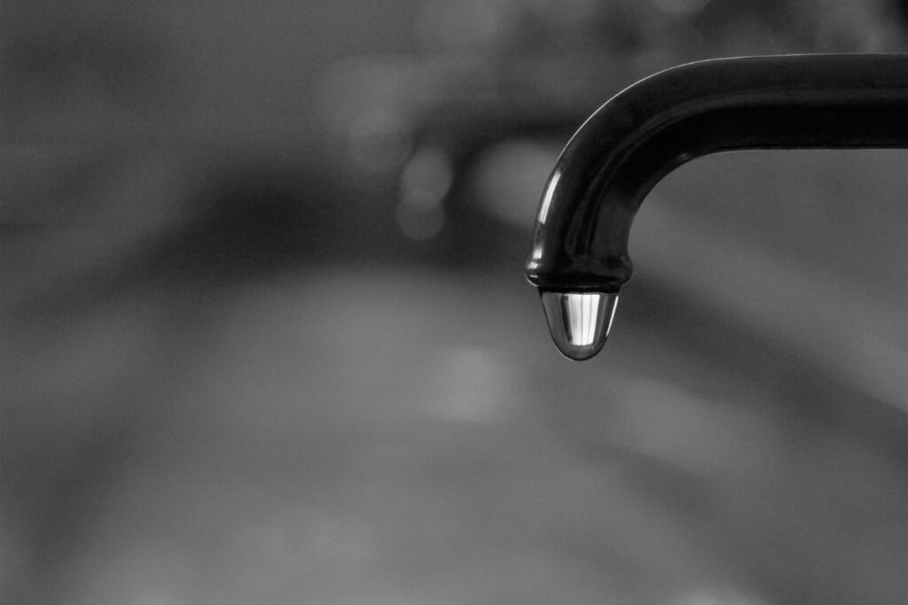 備蓄水が必要な理由と災害時に水が足りなくなる背景